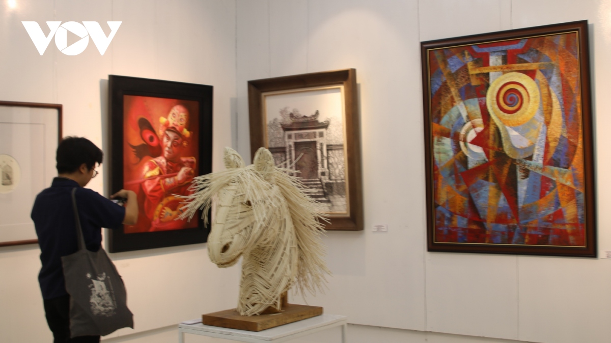 International Fine Art Exhibition features 130 works on display in Hue